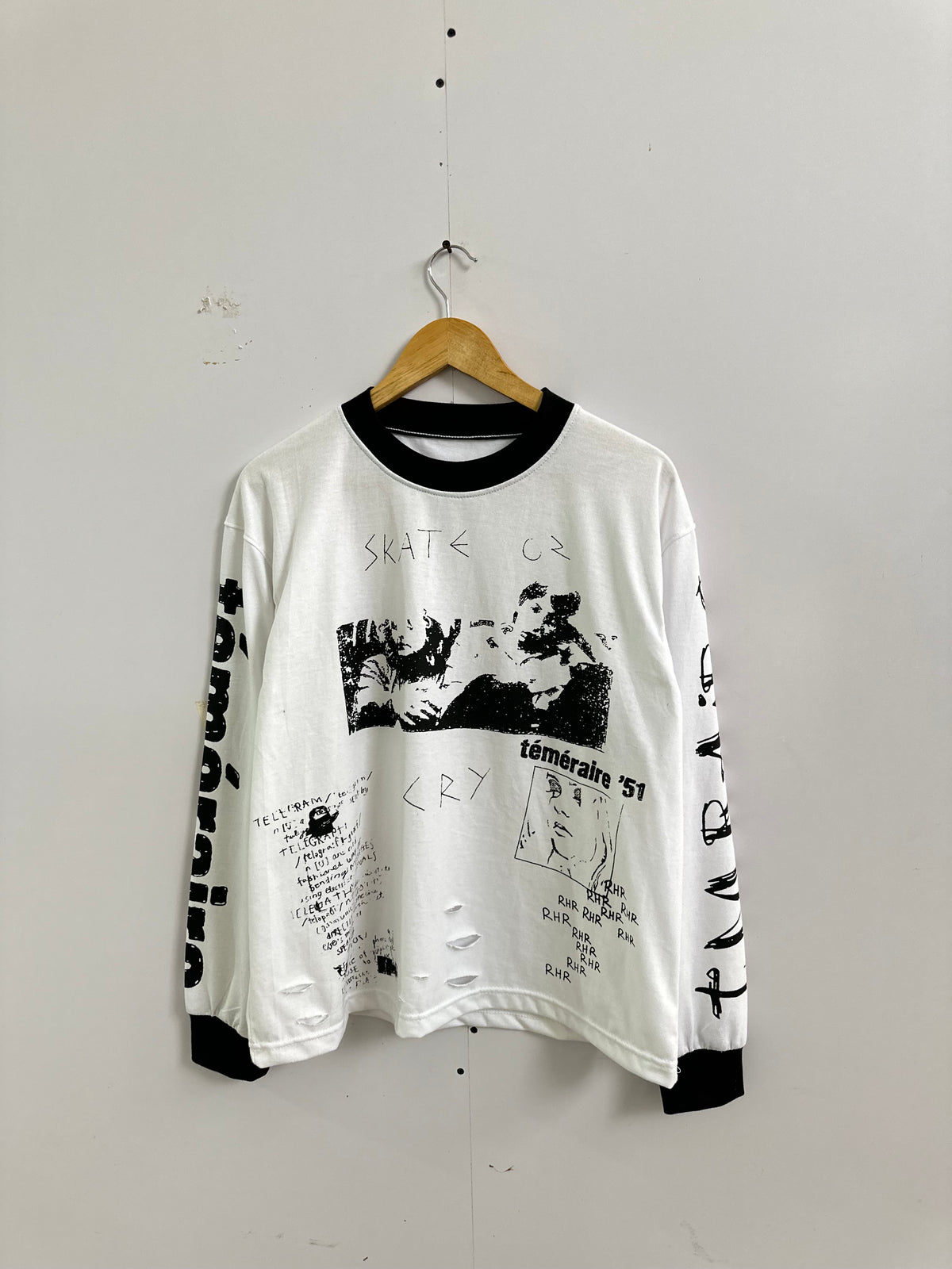 Skate or cry longsleeve